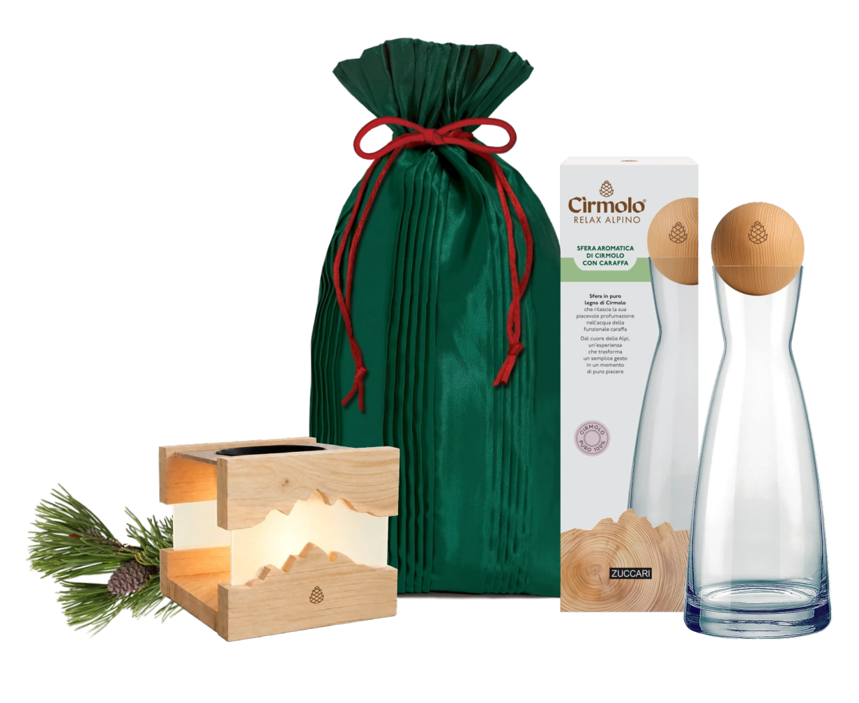 Composizione Acqua e Fuoco di Cirmolo: Diffusore Fiamma di Quiete, Sfera Aromatica di Cirmolo con Caraffa